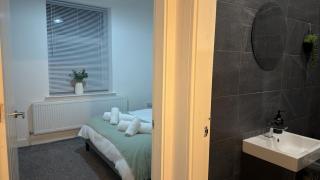 Home-from-Home Near Etihad, Garden & Free Parking - 1