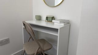 Home-from-Home Near Etihad, Garden & Free Parking - 5