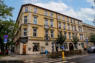 Rynek Jeżycki Studios by BookingHost - 5