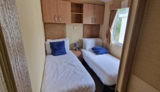 Lovely 8 Berth Caravan With Large Decking At Withernsea Sands Ref 79005Kg - 6