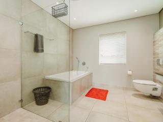 Knights Retreat on Kingswood Golf Estate - 5