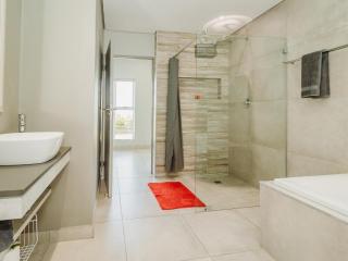 Knights Retreat on Kingswood Golf Estate - 4