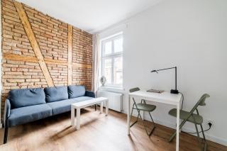 Rynek Jeżycki Studios by BookingHost - 0