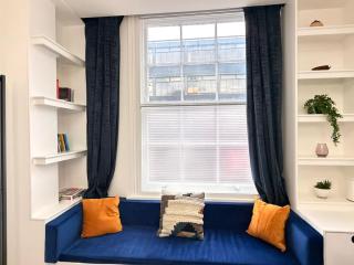 Warstone Suite-Luxury 2-Bedroom Flat, Parking, WiFi, Netflix, Central Location - 6
