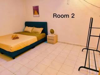 Kulai Taman Desa 4R8Pax near 99speedmart, cowboy - 7