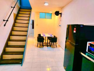 Kulai Taman Desa 4R8Pax near 99speedmart, cowboy - 6