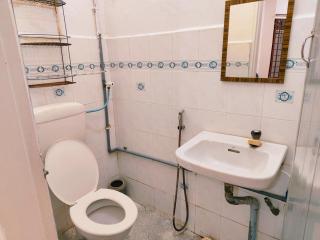 Kulai Taman Desa 4R8Pax near 99speedmart, cowboy - 3