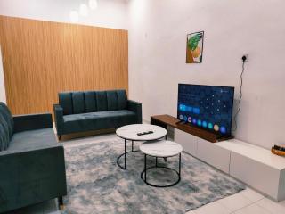 Kulai Taman Desa 4R8Pax near 99speedmart, cowboy - 2