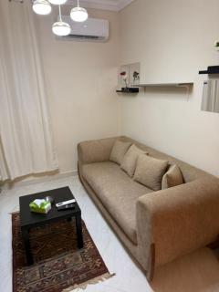 Family Apartment GuestS House - 5