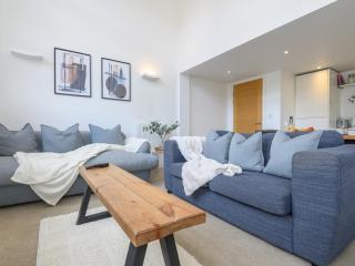 Pass the Keys Old School House - Luxury Family Xmas - Pool Table - 7