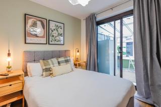 Samantha Suite - City 2BR Bungalow Free Parking Garden & WIFI - 2