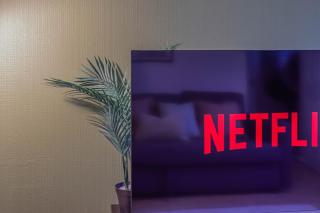 Samantha Suite - City 2BR Bungalow Free Parking Garden & WIFI - 6