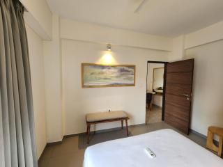 Premium 1BHK Candolim - Pool Access, Balcony - 5 Minutes to Beach - 2