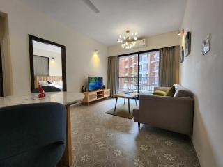 Premium 1BHK Candolim - Pool Access, Balcony - 5 Minutes to Beach - 1