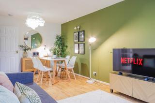 Samantha Suite - City 2BR Bungalow Free Parking Garden & WIFI - 0