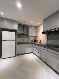 Luxury 3BR Podomoro Suite Medan City View NEW! - 7