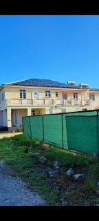 So-neez Top floor apt - 9