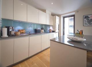 Westminster two bed one bath sleeps 5 with Air-Con - 3