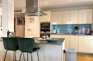 Westminster Luxury Two Bed Two Bath with Air-Con - 3