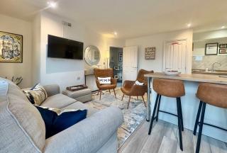 York Superb location 3 storey house free parking - 9