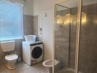 Globe Apartments - 8