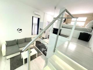 Modern Home - Close to City Park & Heroes' Square - 4