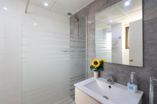 Tranquil Studio Apartment Communal Heated Pool - 2