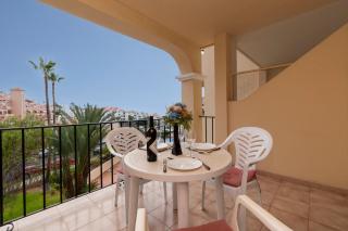 Tranquil Studio Apartment Communal Heated Pool - 8