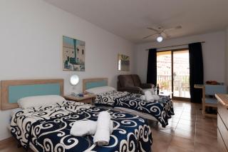 Tranquil Studio Apartment Communal Heated Pool - 3