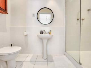 Tranquil Family Home in Green Point - 8