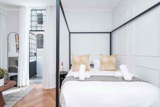 Chic 2nd Floor Venice House Apartment Balcony - 7