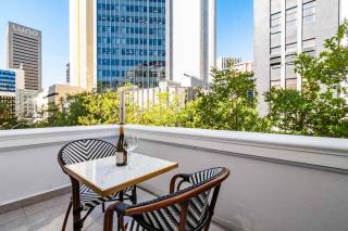 Chic 2nd Floor Venice House Apartment Balcony - 4