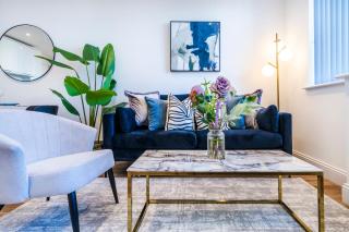 Central Gravesend 1BR, Kitchen, Wi-Fi, Sleeps 2, Parking - 0