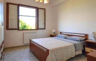 3 Bedroom Beautiful Apartment In Menfi - 8