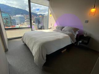 Bright luxurious flat with stunning view workspace - 9