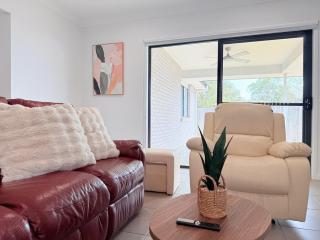 Spacious Family Home 4B2B in Browns Plains - 4