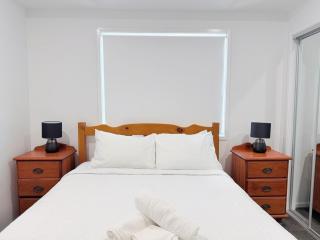 Spacious Family Home 4B2B in Browns Plains - 2