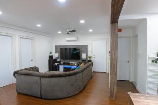 Genesis Unique Comfy Loft - Spacious 5BR - 4