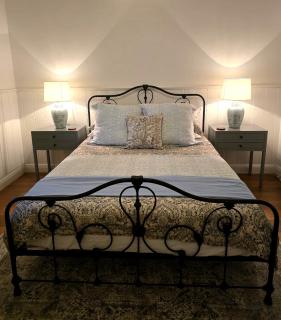 CERULEAN HOUSE - Iconic Renovated Period Home - 2mins to CBD - 9
