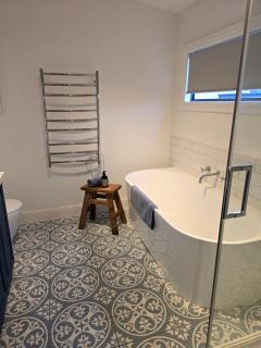 CERULEAN HOUSE - Iconic Renovated Period Home - 2mins to CBD - 4