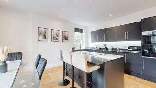 Luxury Penthouse Duplex - 4