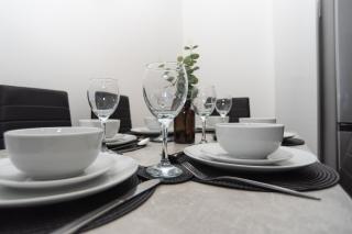 Maple - Telford House - With Parking - 9