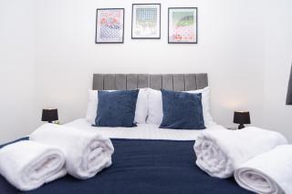 Maple - Telford House - With Parking - 8