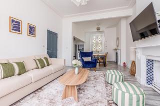 Immense Bright 5BR House near Kensington Olympia - 6