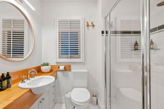 Unit 2 Spring Hill Holiday Units - Pet friendly - 5