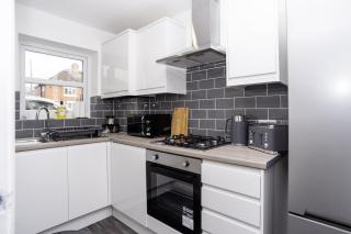 Spruce House - Central Telford with Parking - Sleeps 8 - 6