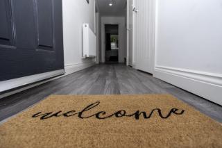 Spruce House - Central Telford with Parking - Sleeps 8 - 1