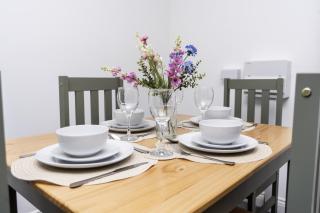 Spruce House - Central Telford with Parking - Sleeps 8 - 2