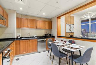 FIRST CLASS 2BR Breathtaking Marina Views - 4