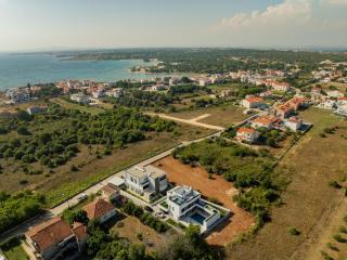 Villa Elena with two pools and spa - 9